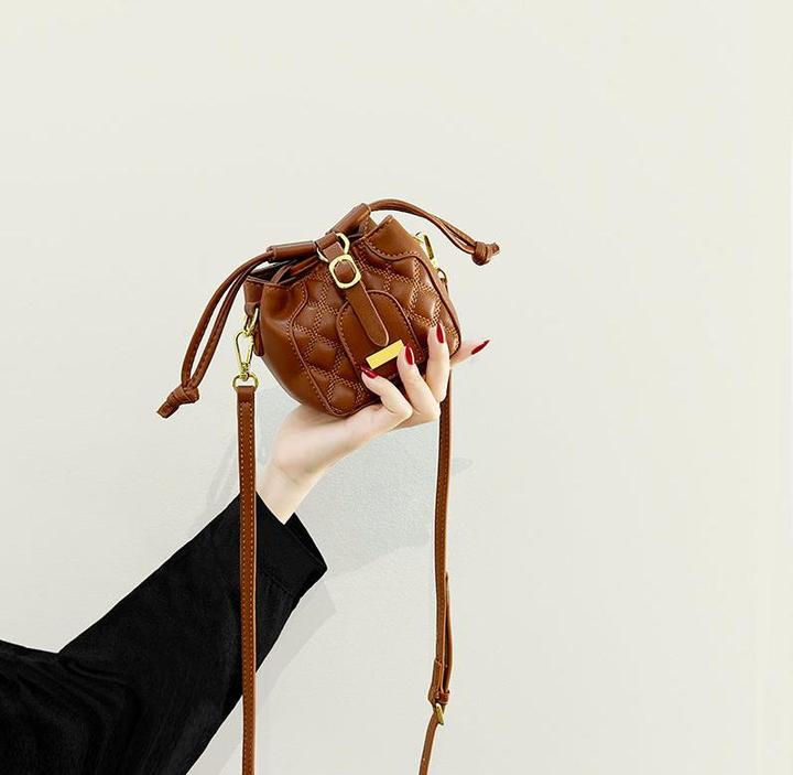 Produktbild Only-Bags.Store Schicke Mini Crossbody Bucket Bag - Kollektion Frühjahr/Sommer 2024, luxuriöse Textur