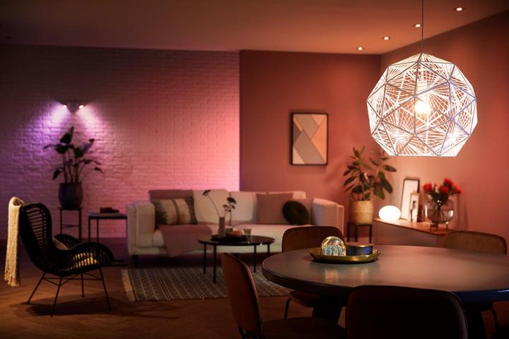 Immagine prodotto Philips Hue White & Color BT (E14, 5.30 W, 470 lm, 2 x, G)
