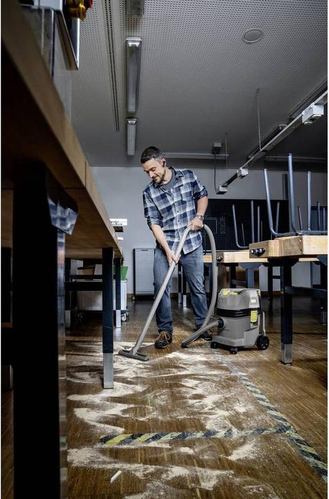 Actual product image Kärcher Professional Rechargeable wet and dry vacuum cleaner, 22/1 Ap Bp L, battery powered. (Wet dry vacuum cleaner)