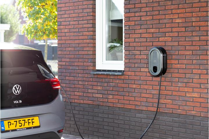 Actual product image Ratio Electric Charging station solar 11 - 22 kW, type 2, WLAN/LAN/BT, 7.5 m (Type 2, 22 kW, 32 A, Hard wired)