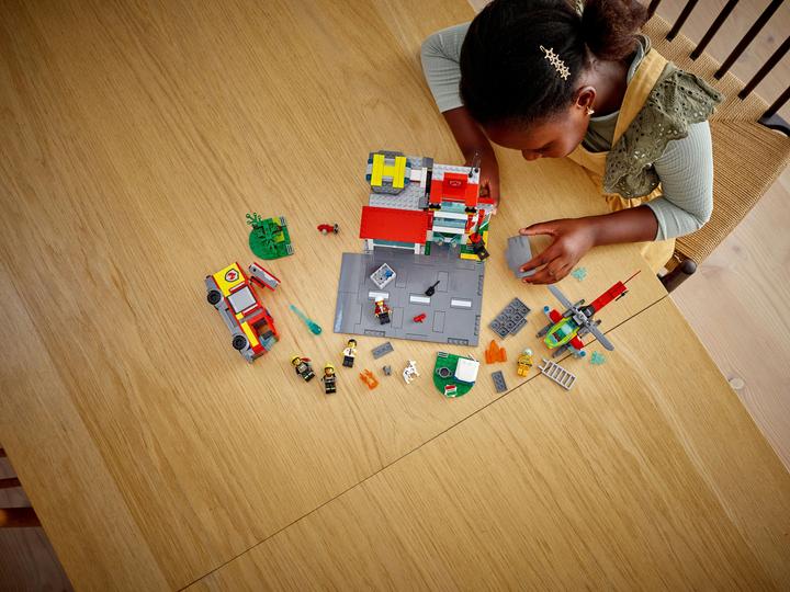 Immagine prodotto LEGO Stazione dei pompieri (60320, LEGO City)
