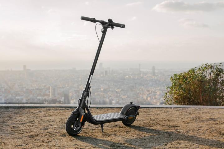 Image du produit Segway-Ninebot F2E (25 km/h, 40 km, 400 W)