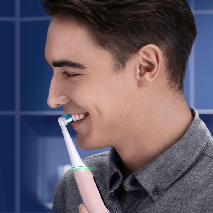 Actual product image Oral-B iO6 (Oscillating toothbrush)
