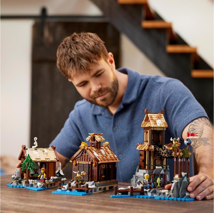 Immagine prodotto LEGO Idee Villaggio Vichingo (21343, LEGO Ideas, Set LEGO rari)