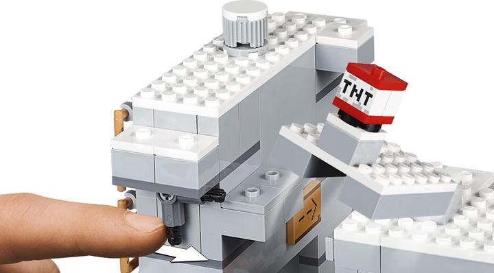 Actual product image LEGO Minecraft The Mountain Cave (21137, LEGO Minecraft)