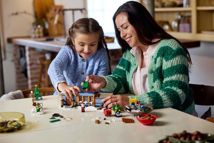 Immagine prodotto LEGO L'ufficio postale di Babbo Natale (10339, LEGO Icons, Set LEGO rari)