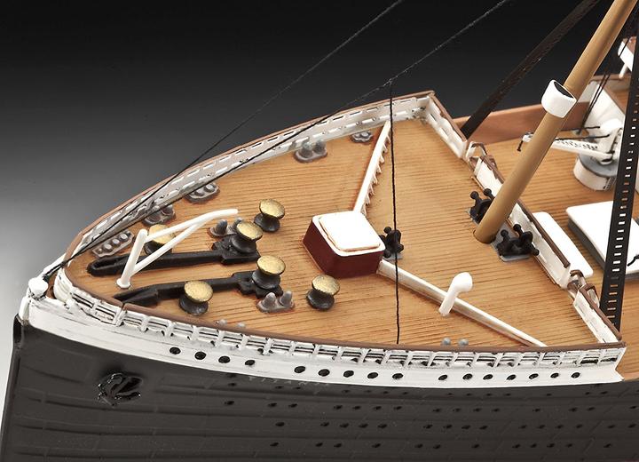 Actual product image Revell Gift set 100 years Titanic
