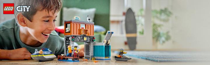 Productafbeelding LEGO Stad - Speedboot van de politie en schuilplaats van boeven (60417) (60417, LEGO Stad)