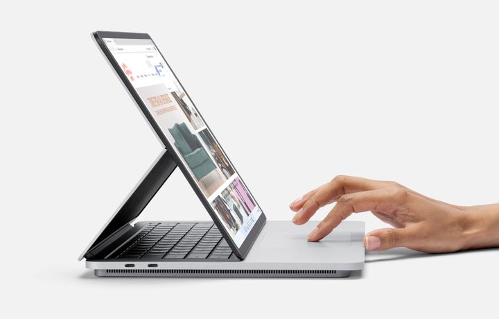 Actual product image Microsoft Surface Laptop Studio (14.40", Intel Core i5-11300H, 16 GB, 256 GB, DE)