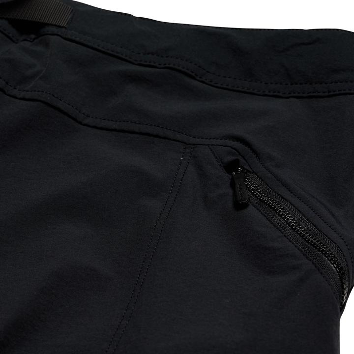 Actual product image Troy Lee Designs Skyline Trail Short Shell, Mono, black, youth 24 (24)
