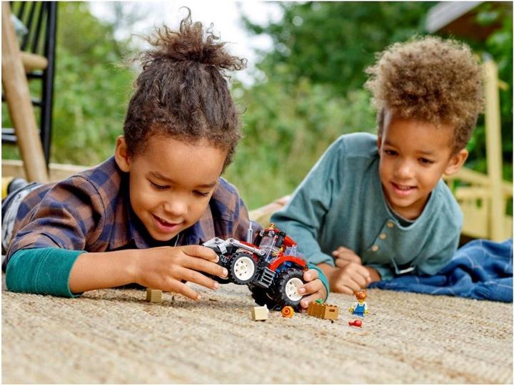 Actual product image LEGO Tractor (60287, LEGO City)