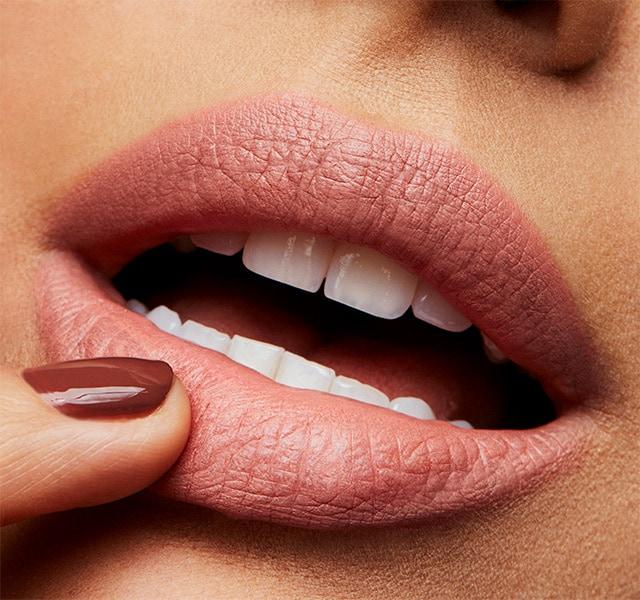 Produktbild MAC Cosmetics Matte Lipstick (Honeylove)