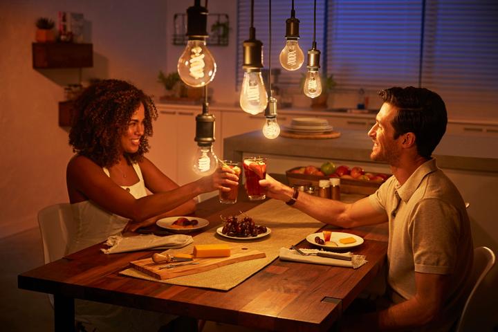 Actual product image Philips Hue White BT (E27, 7 W, 550 lm, 1 x, G)