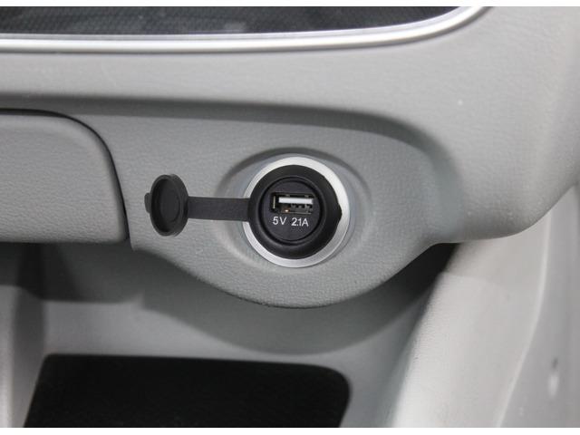Immagine prodotto AIV 530178 Caricabatteria da auto 12/24VDC - 5VDC/2.1A nella presa USB-A