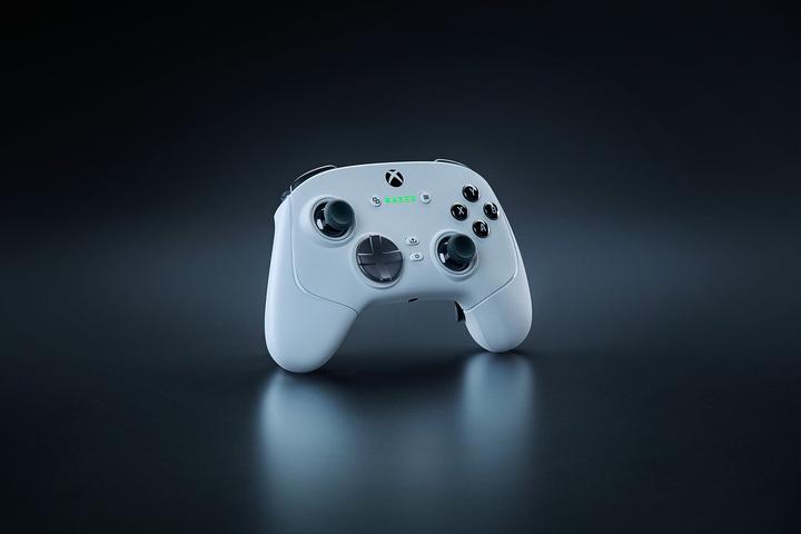 Actual product image Razer Wolverine V3 Pro (Xbox Series X, PC, Xbox Series S)