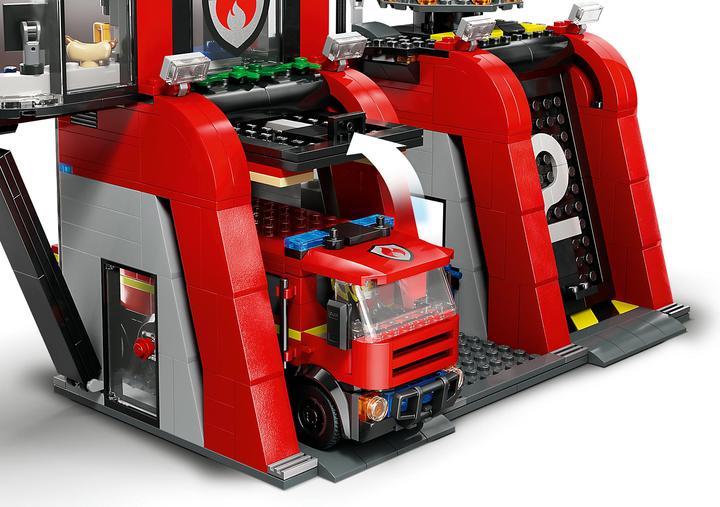 Actual product image LEGO 60414 Fire station with turntable ladder truck (60414, LEGO City)