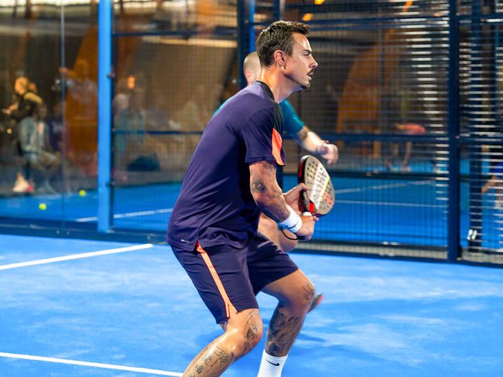 Immagine prodotto Smartbox Sessione di allenamento di padel di 1 ora con un allenatore esperto vicino a Zurigo (1 pers.)