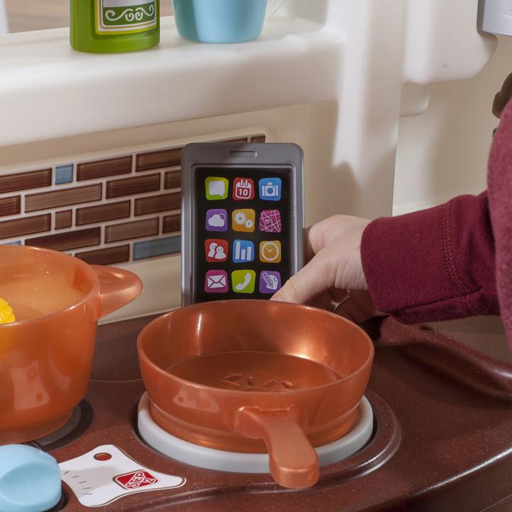 Actual product image Step2 Fun with Friends Kitchen Brown
