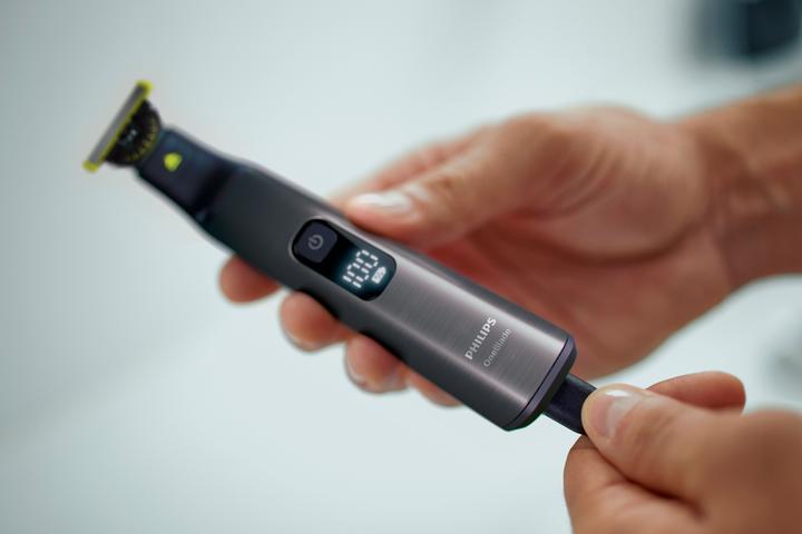 Actual product image Philips OneBlade Pro QP6551/15 Face + Body