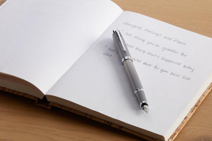 Actual product image Parker Pen Parker IM Writing Rituals fountain pen grey, line. F (Grey, 1 x)