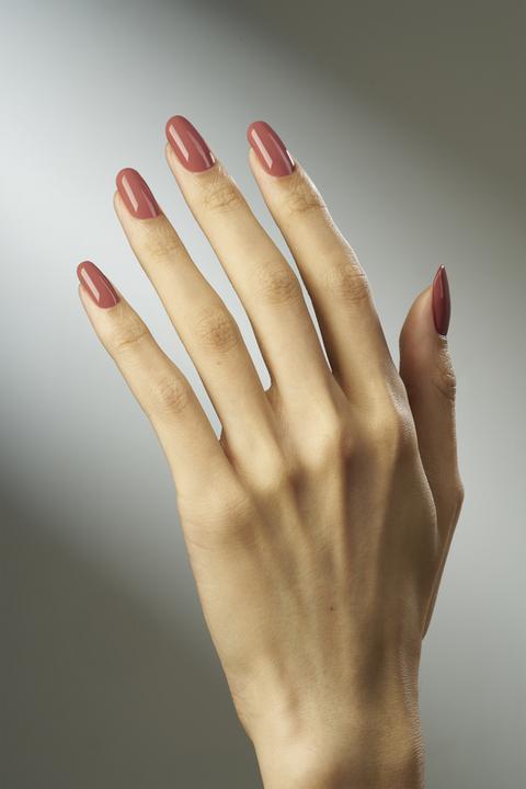 Actual product image CND Shellac UV Nail Polish Take Root No. 473 Reddish Brown (Brown, UV gel varnish)