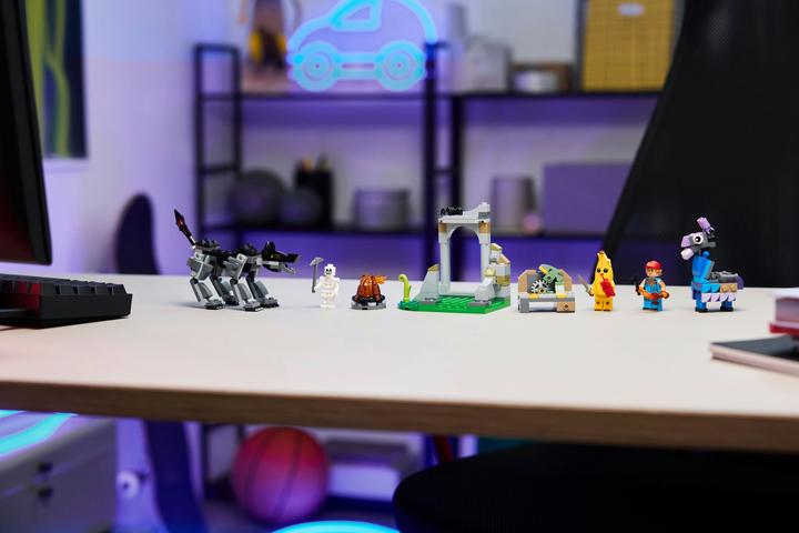 Immagine prodotto LEGO Das Lager von Schali und der Zündkerzenkünstlerin (77075, LEGO Fortnite)