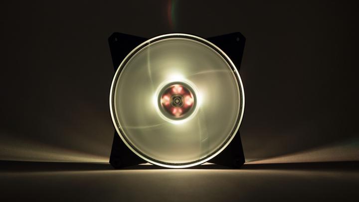 Actual product image Cooler Master MasterFan Pro 120 Air Balance RGB + Controller (120 mm, 3 x)