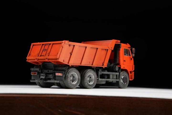 Immagine prodotto CAMION KAMAZ 65115 IN SCALA 1:35
