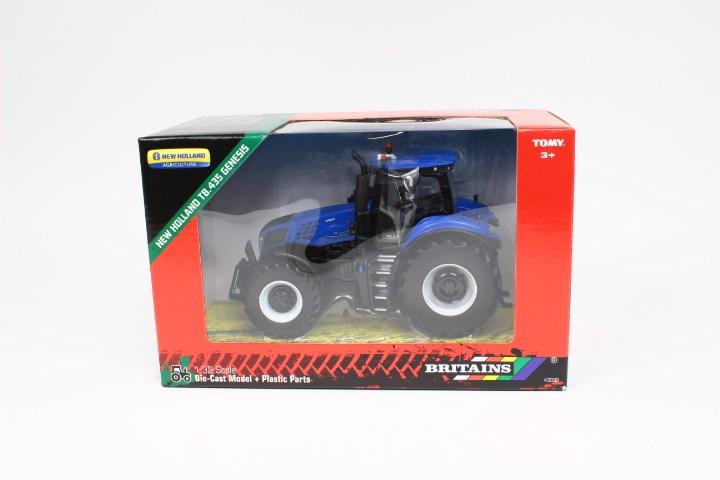 Actual product image Tomy Britains New Holland T8.435 Genesis 43339