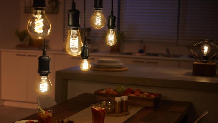 Actual product image Philips Hue White BT (E27, 7 W, 550 lm, 1 x, G)