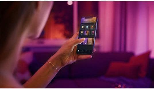 Produktbild Philips Hue White & Color Ambiance BT Starter-Set (E27, 9 W, 1100 lm, 3 x, F)