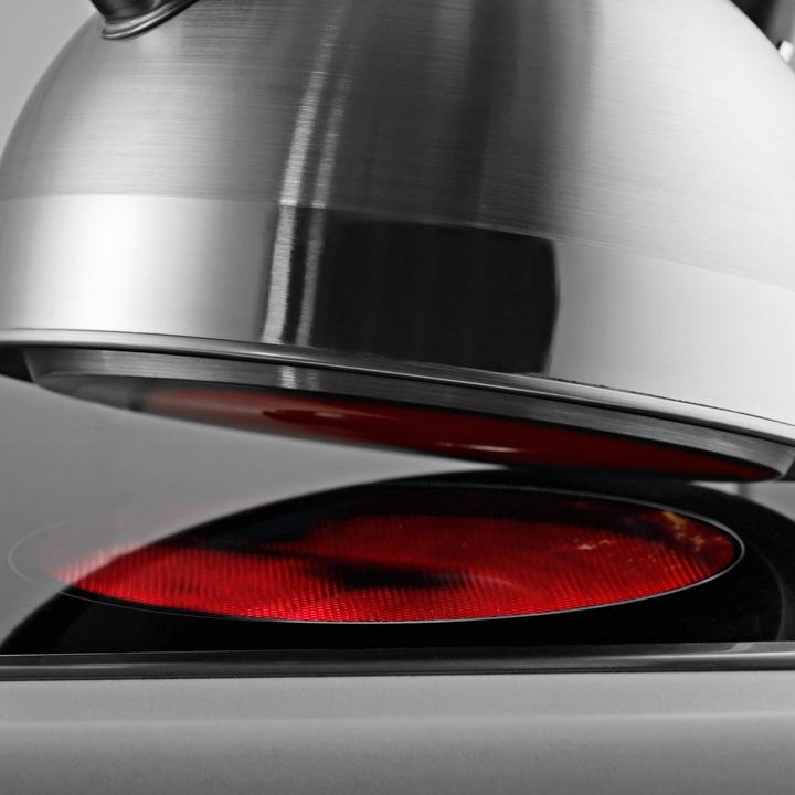 Actual product image WMF Orbit kettle / kettle induction / tea kettle 1.5l, Cromargan stainless steel (1.50 l)