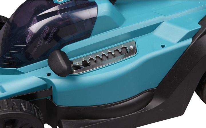 Actual product image Makita DLM330RM (Rechargeable battery operated)
