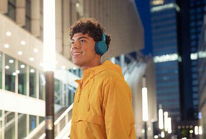 Produktbild Philips BASS+ On-Ear-Funkkopfhörer TAH4205BL (keine Geräuschunterdrückung, 29 h, Kabellos)