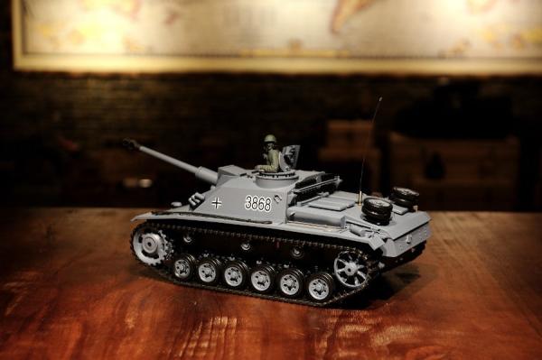 Actual product image Es-toys RC Tank "Assault Gun III" - Stug 3 Heng Long 1:16 Grey, Smoke&Sound, Metal Gearbox And 2.4Ghz (RTR Ready-to-Run)