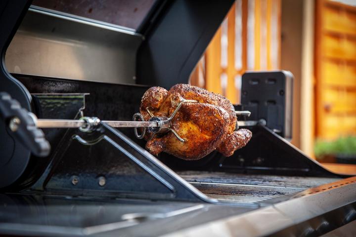 Produktbild Grillfürst Universal Drehspiess / Rotisserie Set aus verchromtem Stahl mit Motor