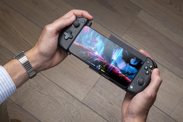 Immagine prodotto Nacon Gaming Supporto MG-X (Android)