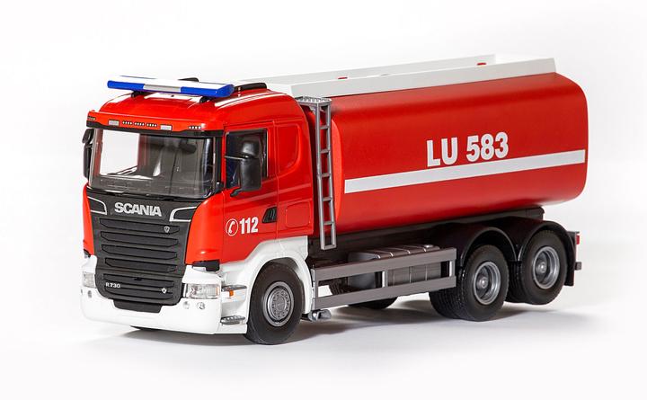 Emek 1:25 Feuerwehrauto mit SCANIA-Panzer