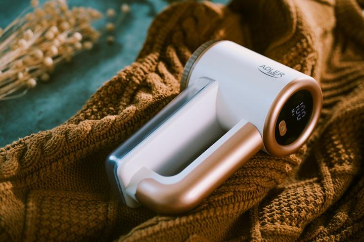 Actual product image Adler AD 9617 LCD Cloth Shaver