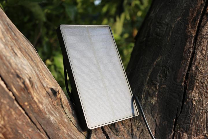 Actual product image Num'axes Solar panel with integrated battery (1.60 W, 0.29 kg)