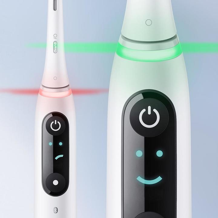 Actual product image Oral-B iO Series 8 (Oscillating toothbrush)