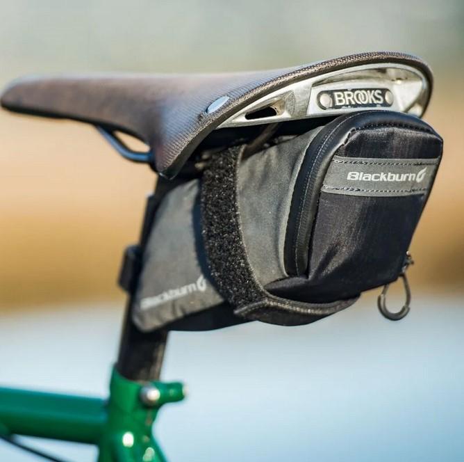 Immagine prodotto Blackburn Grid Medium Seat Bag Schwarz, Wasserdicht, Reflektierend (Borsa portapacchi)