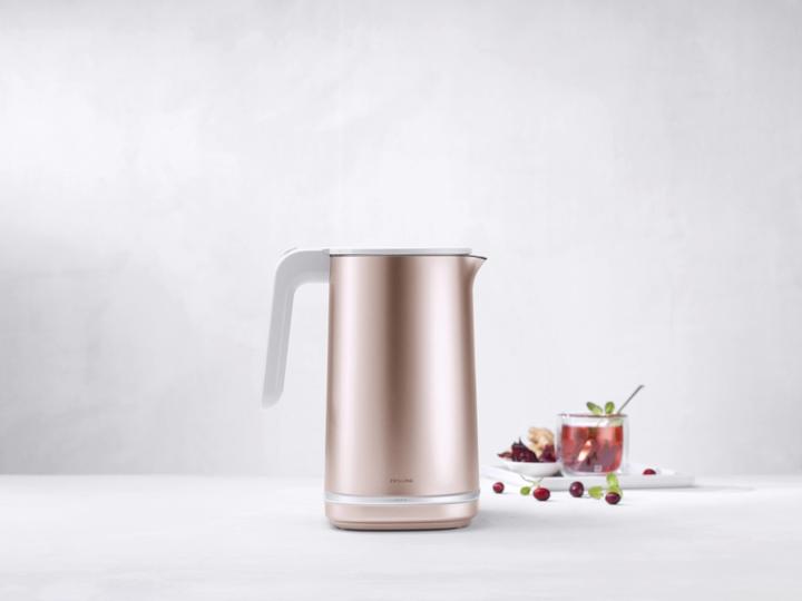 Actual product image Zwilling Enfinigy rose gold electric kettle PRO, 1.5 lt. - CH plug (1.50 l, EU plug)
