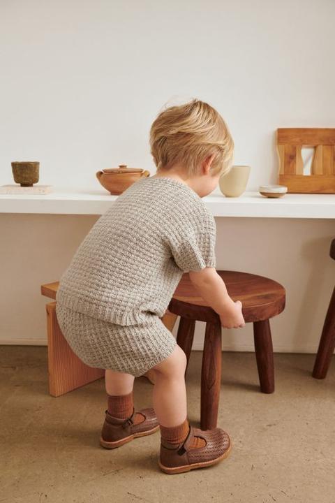 Produktbild Sandnes Garn Anleitungsheft 2505 Sommerbaby Einzelanleitung 2505 Nr. 3 Leo Tee Baby & Leo Bloomer - Englisch