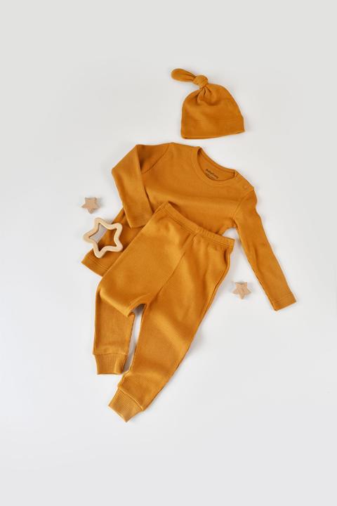 BabyCosy Set. Hose. T-shirt langarm. Mütze