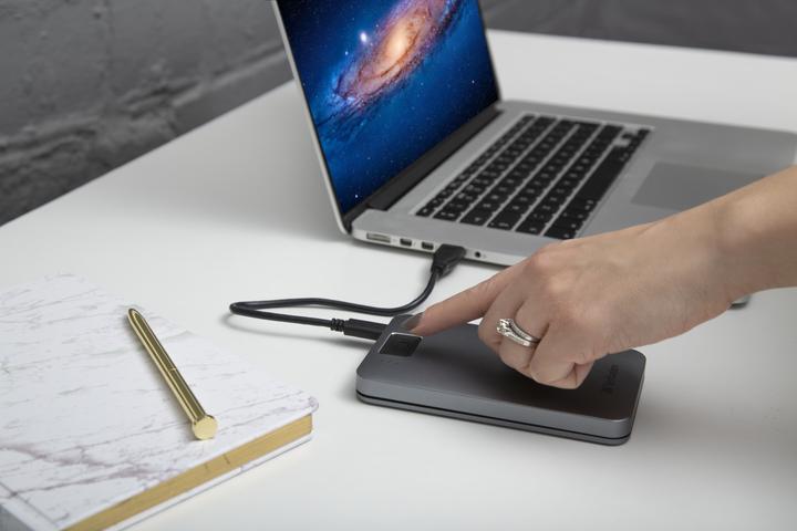 Actual product image Verbatim Fingerprint Secure 1TB USB 3.2 Gen 1 USB-C (1 TB)
