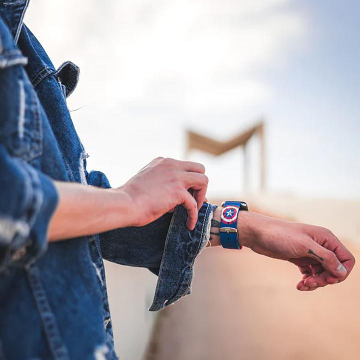 Produktbild Moby Fox Marvel bracelet pour smartwatch Insignia Collection: Captain America (Silikon)