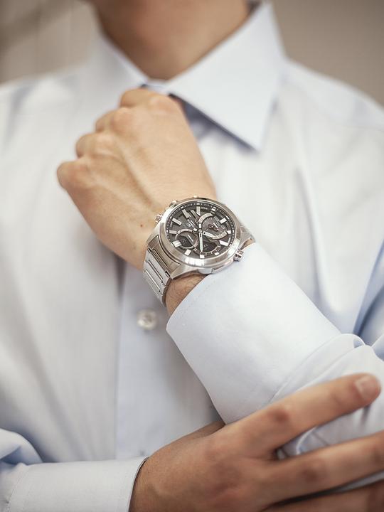 Actual product image Casio Edifice - ECB-30D-1AEF (Sports watch, Power reserve display, 49 mm)