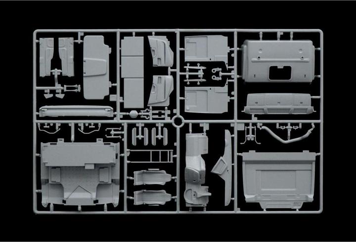 Actual product image Italeri IVECO E5 Hi-Way Abarth