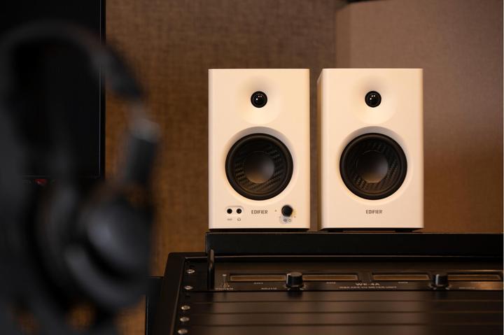 Actual product image Edifier MR4 (1 pair, 21 W)